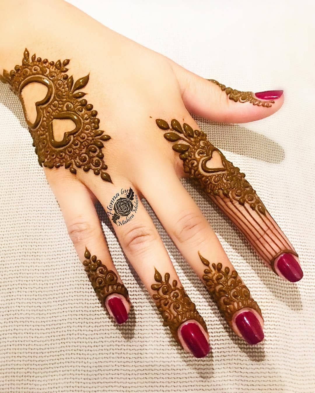40 Plus Best Mehendi Design Inspiration for Karwa Chauth - Glossnglitters |  Henna designs hand, Henna art designs, Beginner henna designs