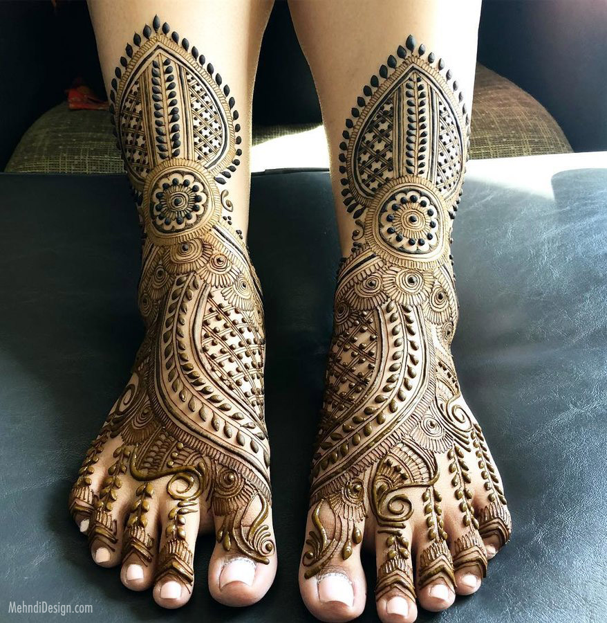 16 leg mehndi design dotted pattern by divya