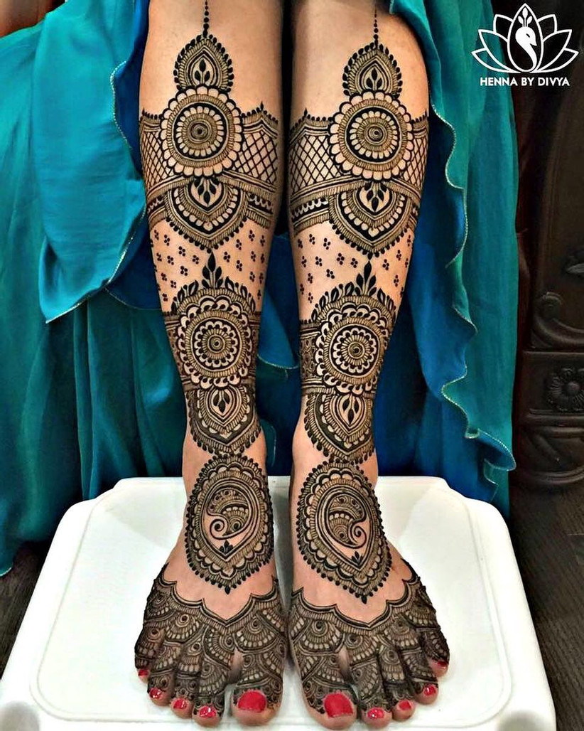 11 Best Mehndi Designs for Legs